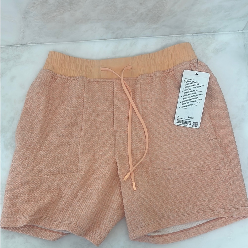 NWT Men’s Lululemon At Ease Short 7”